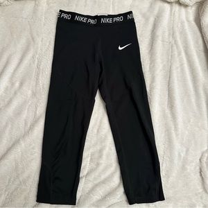 Girls Nike Pro Dri-Fit Capri Leggings, XL